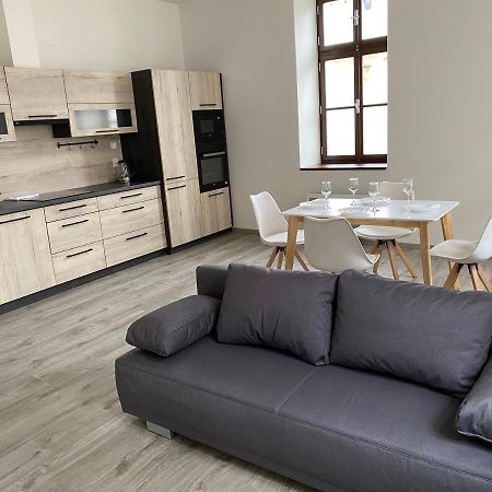 Klicperovo 3Kk Apartment ฮราเดตสคราโลเว ภายนอก รูปภาพ